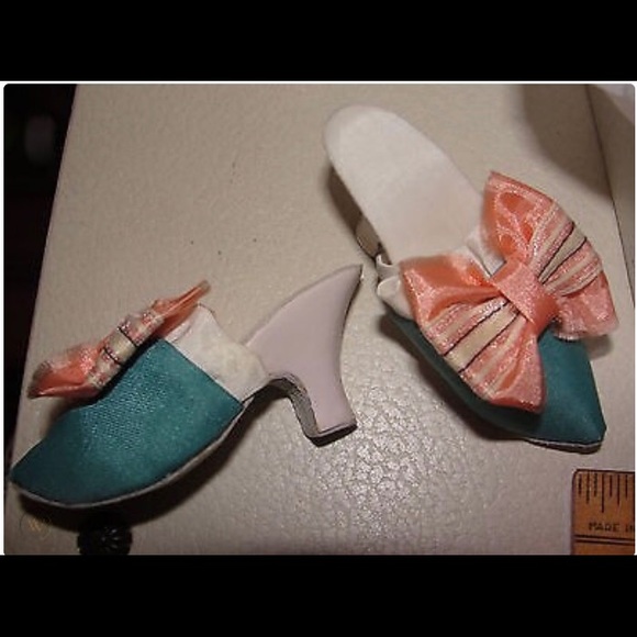 Pipkin & Bonnet - Bowed Vamp, 1780 - Picture 3 of 3